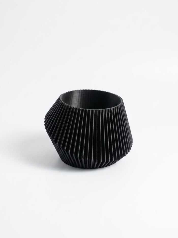 doniczka 7x9cm czarny mat