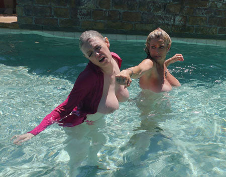 JMR-3176PS  FROM POOL TO PASSION  Dee Williams vs Goldie Blair  Photo Set