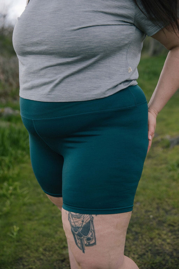 Bike Shorts 6"| Sybil is wearing size 3XL, height is 5.6"