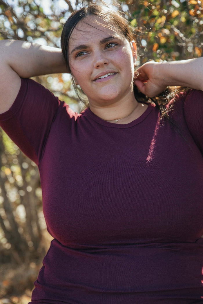 Fitted T | Sybil is wearing size 3XL, height 5.6"
