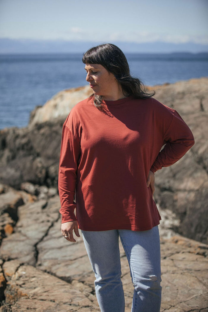 Oversized T | Norah is wearing size Large, height 5.6"
