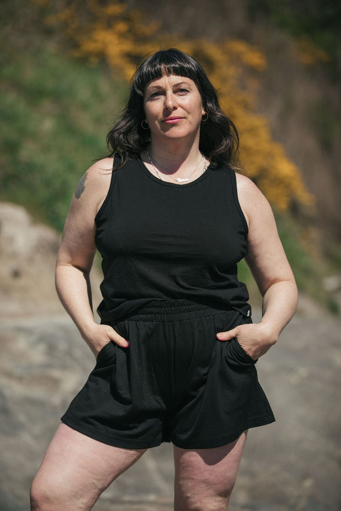 Shorts | Norah is wearing size Large, height 5.6"