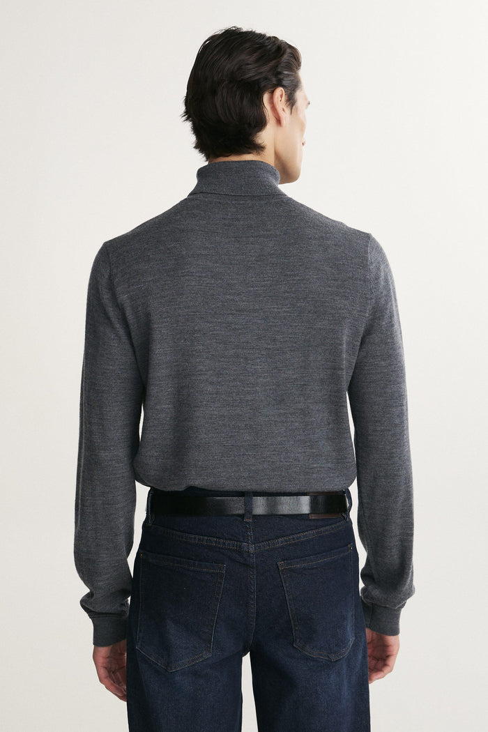 Merino wool turtle neck sweater